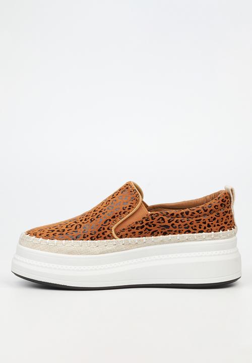 Butterfly Feet - Senhora 13 Slip-On - Brown