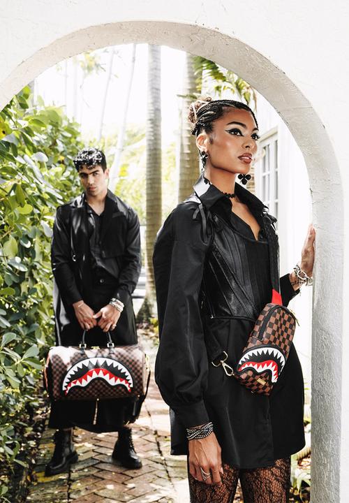 Sprayground - Sawtooth Sharks In Paris One Strap Sling - Brown