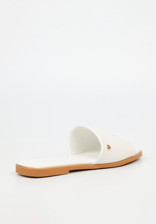 Miss Black - Cream 1 flat sandal - white