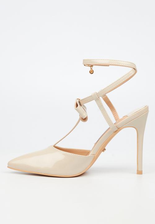 Miss Black - Lola 59 front bow court heel - neutral 