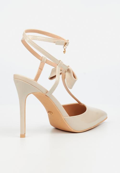 Miss Black - Lola 59 front bow court heel - neutral 