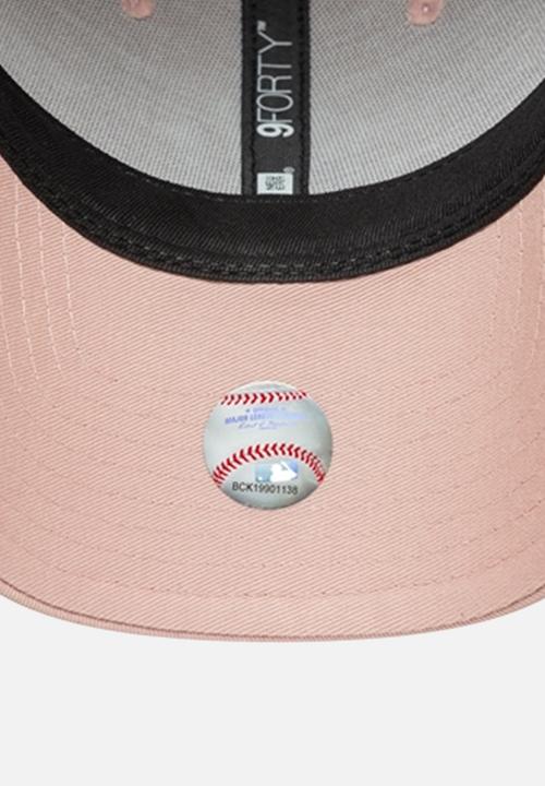New Era - Female metallic logo 9forty®-pink
