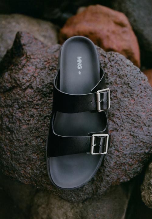 MANGO - Sandalia buckle - black 