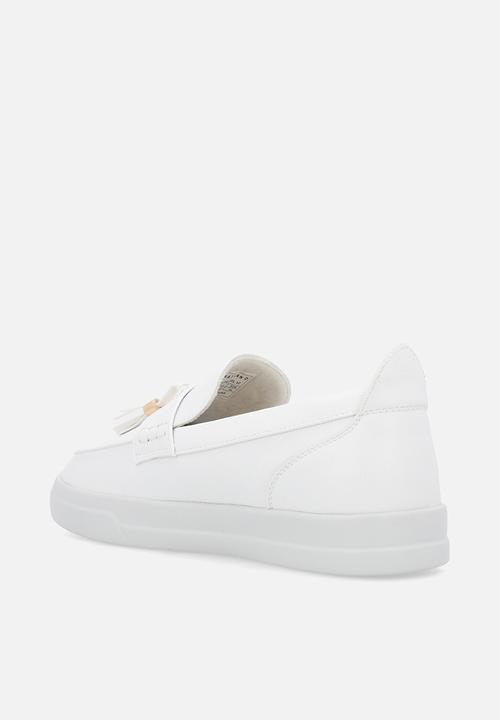Jonathan D - Tassel - White