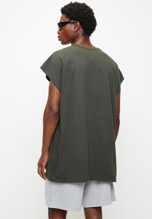 Nike - NSW Hot Ones Graphic Tee - Sequoia