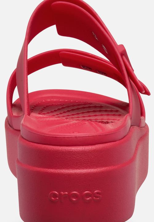 Crocs - Brooklyn buckle low wedge - digital raspberry
