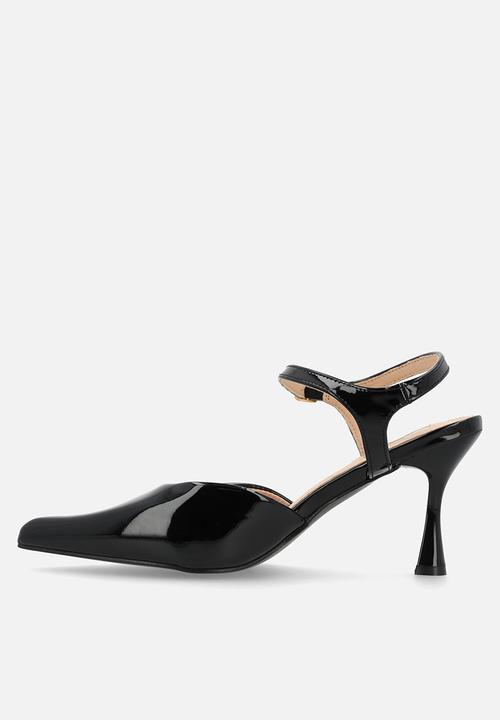 Plum - Anya Closed Toe Ankle Strap - Black