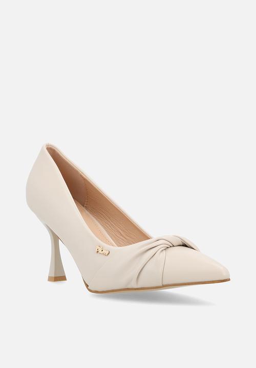 Plum - Helena Court - Neutral