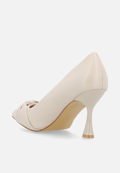 Plum - Helena Court - Neutral