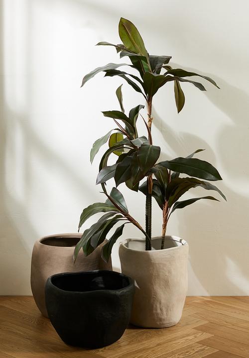 Sixth Floor - Tall crunchy outdoor planter - white