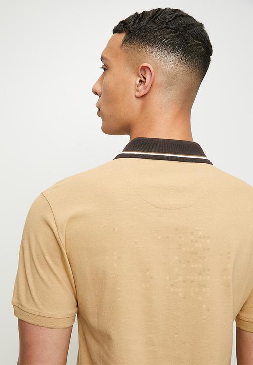 POLO - Ashton plain pique short sleeve contrast placket golfer - camel