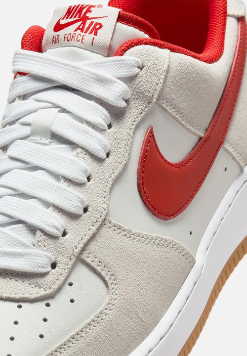 Nike - Air Force 1 '07 LV8