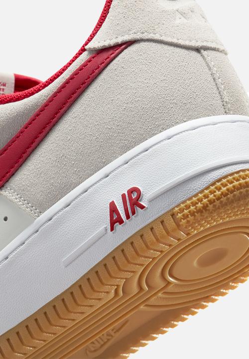 Nike - Air Force 1 '07 LV8