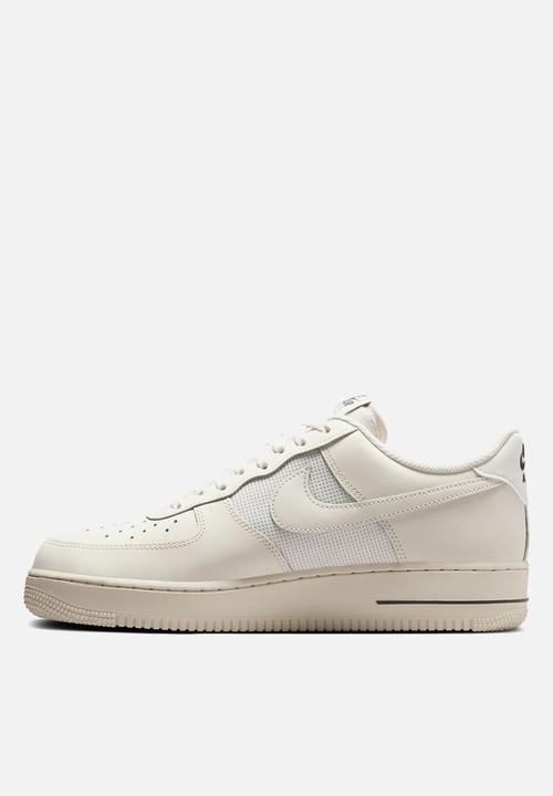 Nike - Air Force 1 '07 LV8