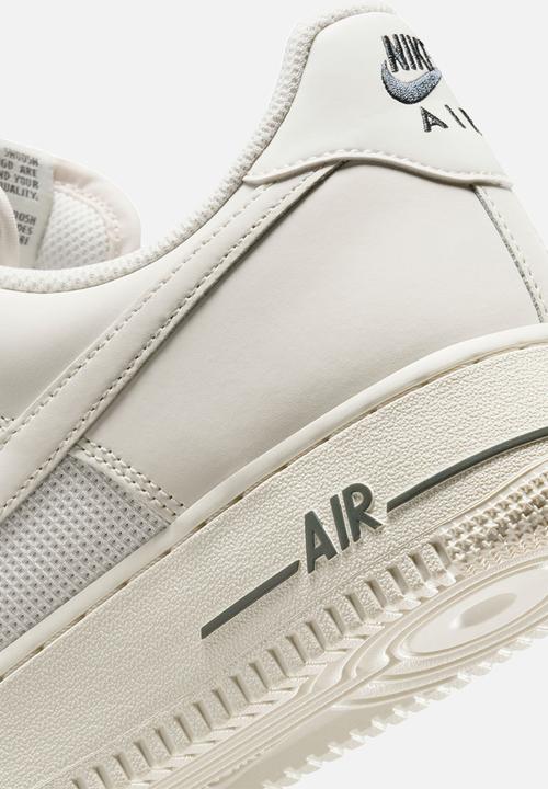 Nike - Air Force 1 '07 LV8