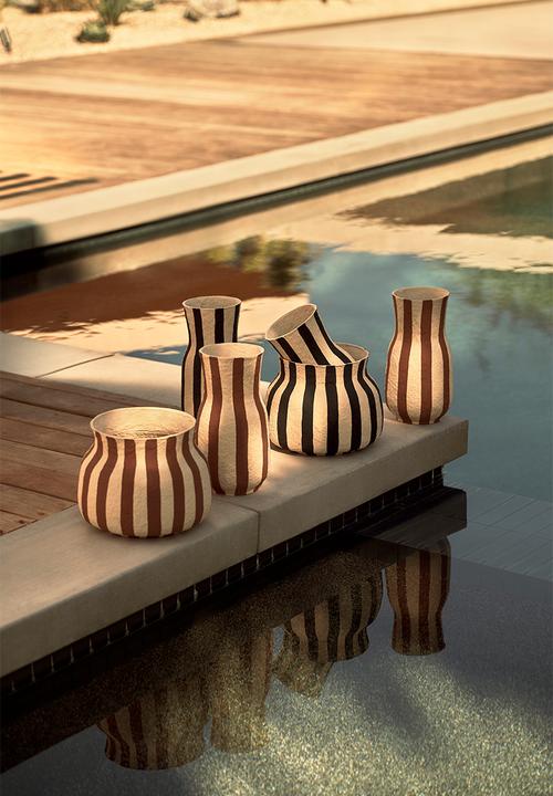 H&M - Tall papier-mâché vase - black striped