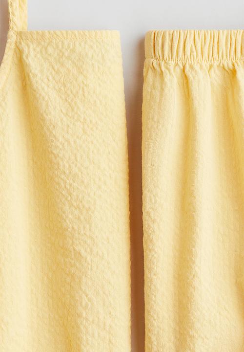 H&M - 2-Piece cotton strappy top and shorts set - yellow