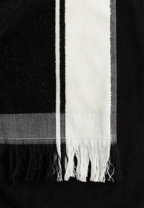 H&M - Fringed beach towel - black