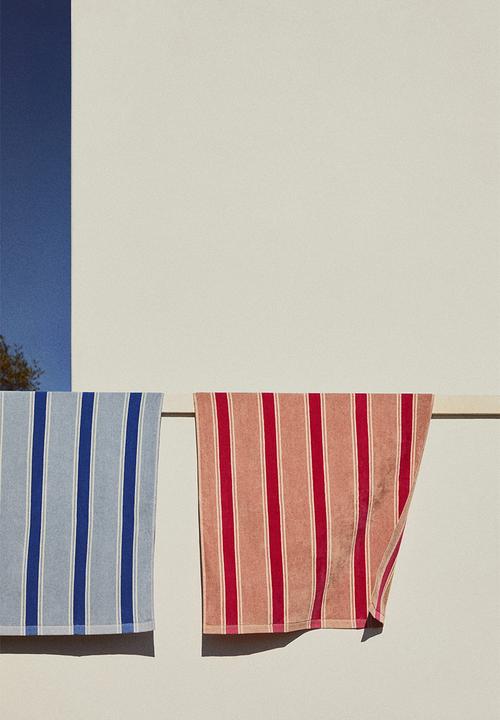 H&M - Striped beach towel - cerise striped 