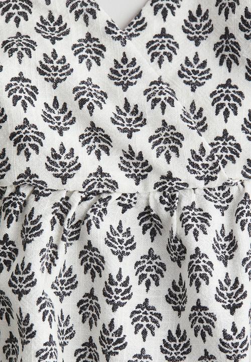 H&M - V-neck strappy top - white patterned 