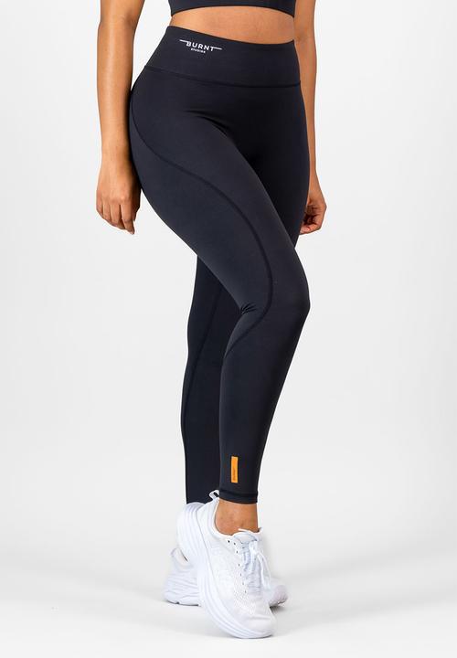 Burnt  - Essential Arise Legging 7/8 - Black