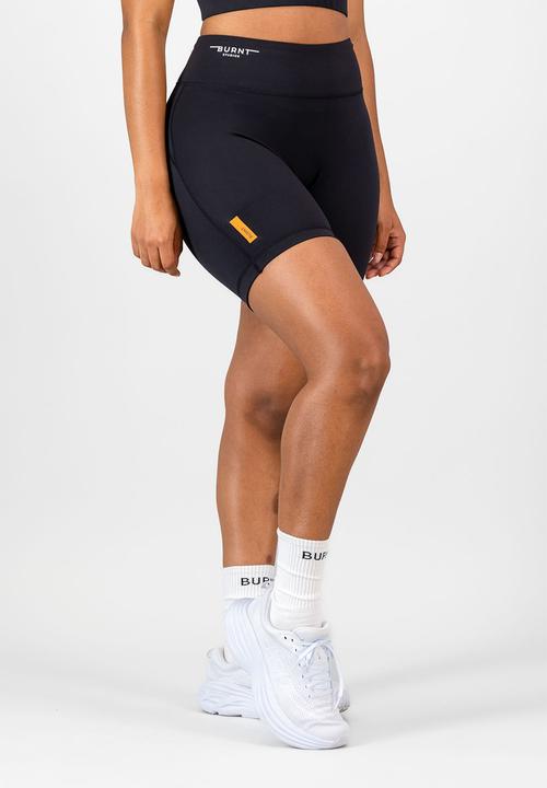 Burnt  - Essential Arise Short 6-inch Inseam- Black
