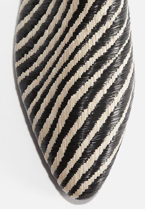 H&M - Straw mules - black zebra print