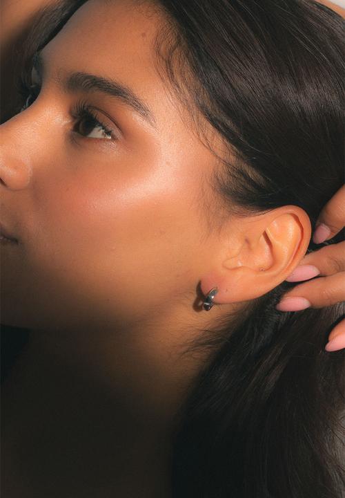 Burnt  - Thin Huggies Earrings - Silver