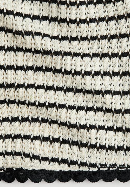 H&M - Textured-knit shorts - light beige & black striped