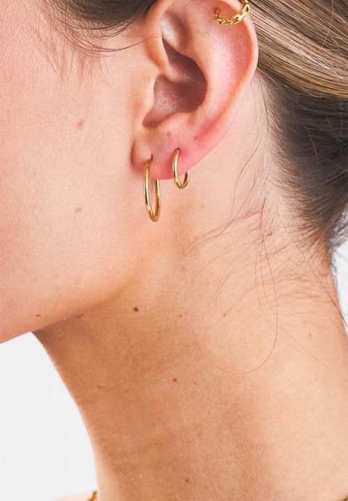 Burnt  - Fine Hoop Earrings Medium - Gold