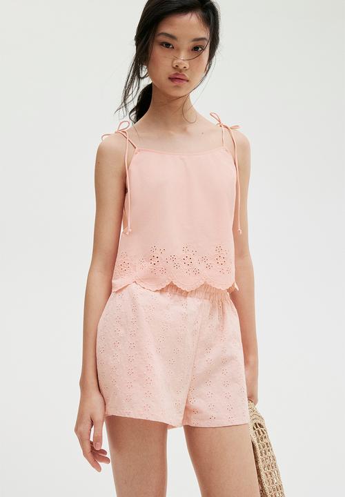 H&M - High-waisted broderie anglaise shorts - light peach pink