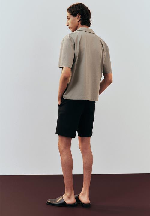 H&M - Regular fit ribbed resort shirt - sage green