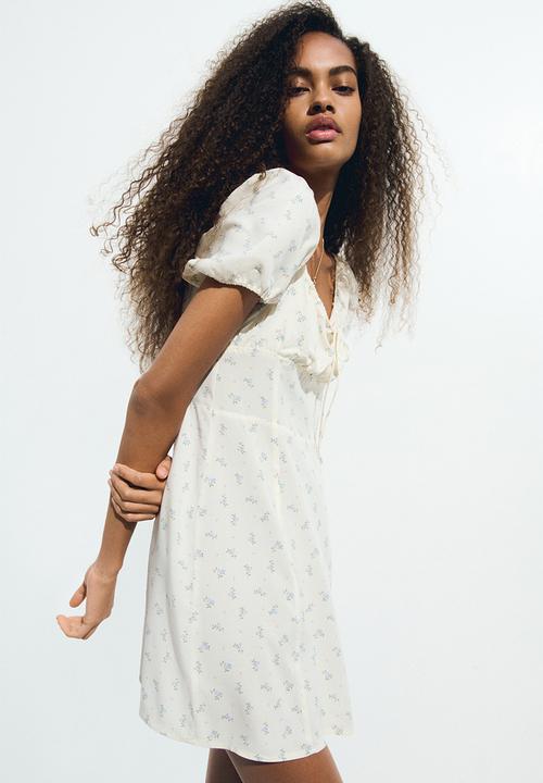 H&M - Puff-sleeved dress - white floral