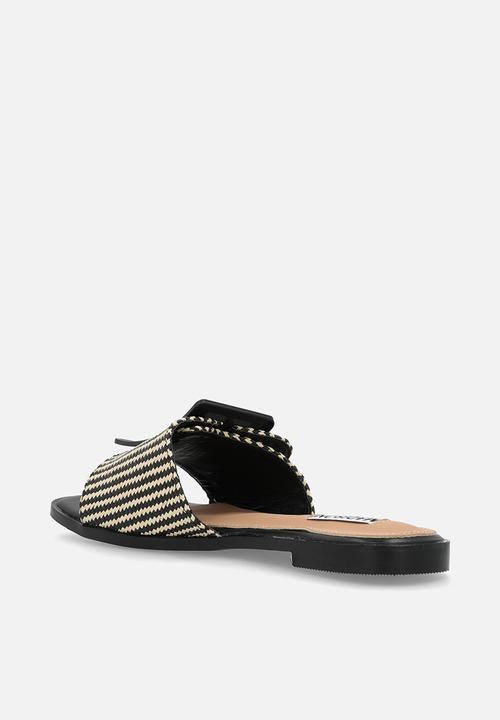 Madison® - Janvee 2 slide - black
