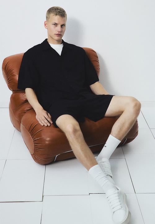 H&M - Regular fit shorts - black