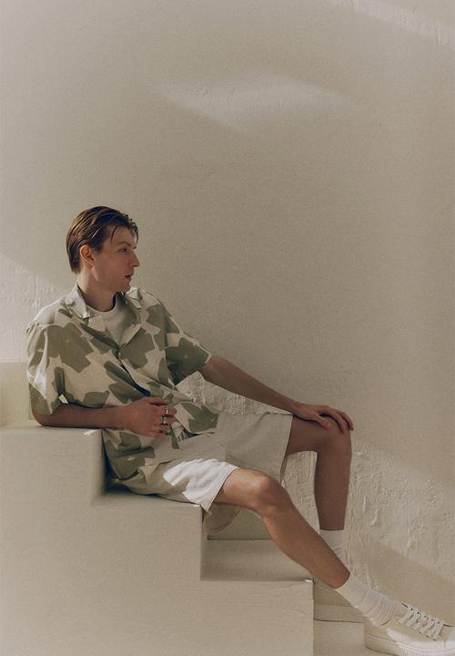 H&M - Regular fit cotton resort shirt - beige patterned 