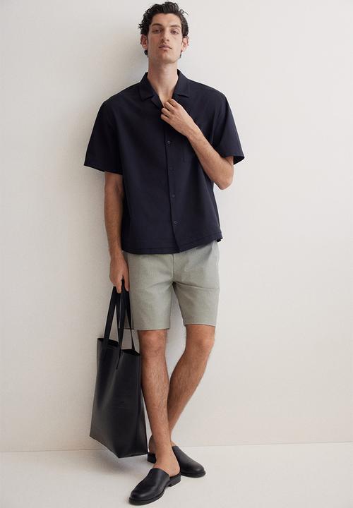 H&M - Relaxed fit shorts - sage green
