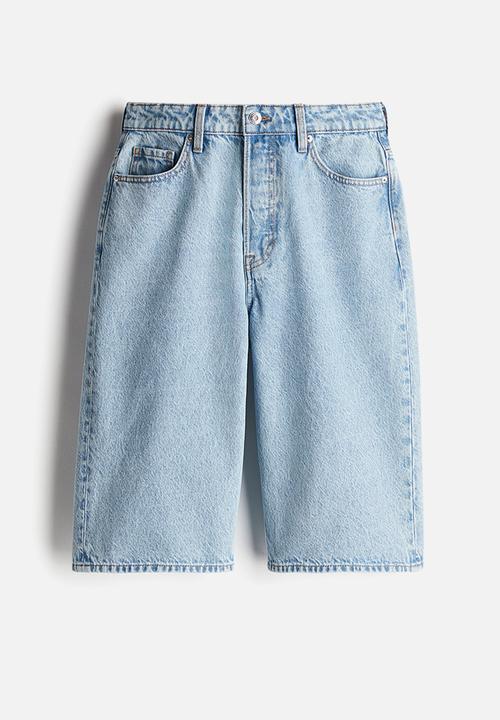 H&M - High knee denim shorts - light denim blue