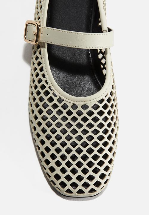 H&M - Perforated mary jane ballet pumps - light beige 