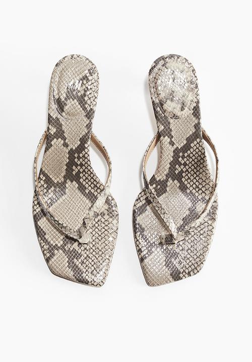 H&M - Kitten-heeled sandals - light beige snakeskin pattern