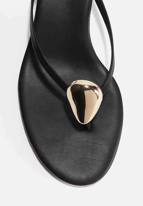H&M - Heeled flip flops - black & gold coloured