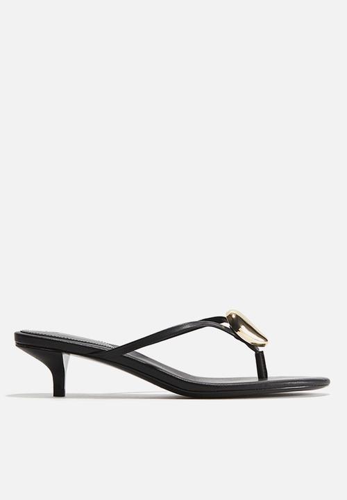 H&M - Heeled flip flops - black & gold coloured