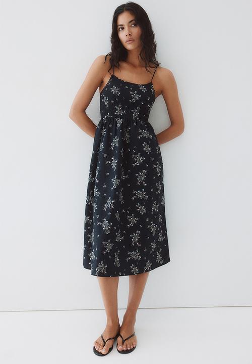 H&M - Tie-strap smocked dress - black floral