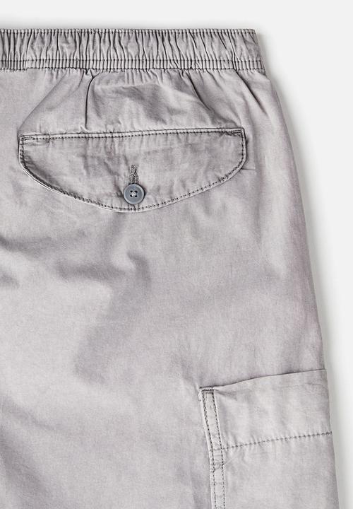 H&M - Loose fit cargo shorts - grey