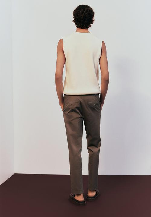 H&M - Slim fit cropped trousers - dark beige 