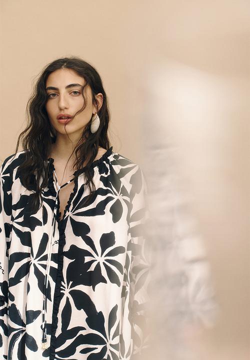 H&M - Trumpet-sleeved tunic dress - white/black floral