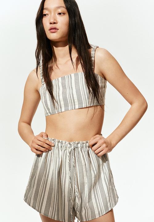 H&M - High-waisted drawstring shorts - white & grey striped