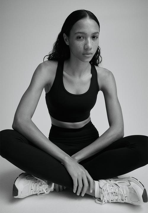 H&M - Medium support sports bra with softmove™ - black