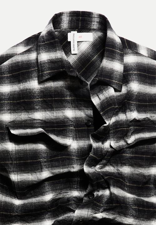 H&M - Glenn Martens H&M: Foiled flannel overshirt -  black/checked