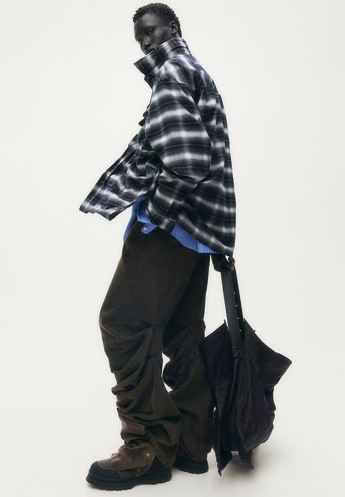 H&M - Glenn Martens H&M: Foiled flannel overshirt -  black/checked